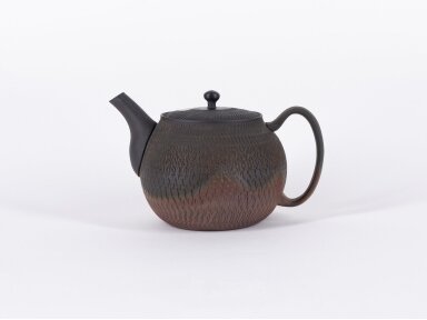 TOKONAME TEAPOT WITH KILN-FIRED COLOR GRADIENT TOKONAME TEAPOT WITH KILN-FIRED COLOR GRADIENT