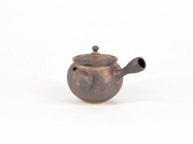 ANTIQUE STYLE JAPANESE TEAPOT ANTIQUE STYLE JAPANESE TEAPOT